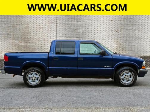 BLUE 2001 Chevrolet S-10 Base
