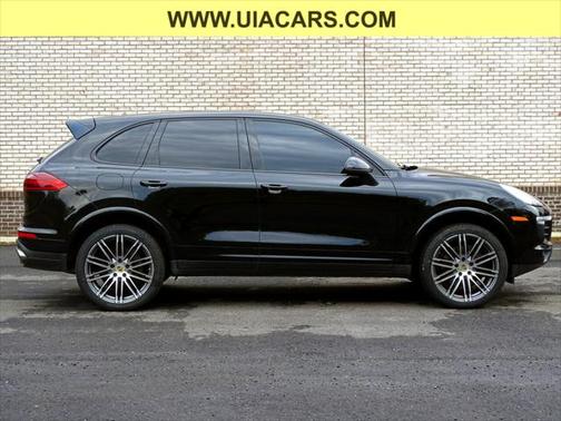 2017 Porsche Cayenne Platinum Edition