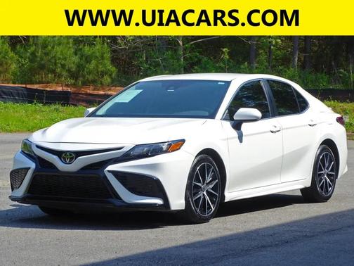 WHITE 2021 Toyota Camry SE