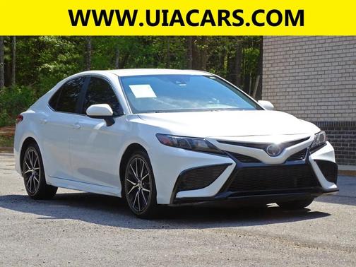 WHITE 2021 Toyota Camry SE