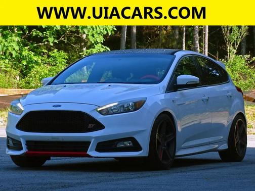 WHITE 2017 Ford Focus ST