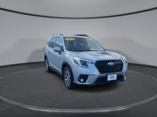 Ice Silver Metallic 2023 Subaru Forester Premium