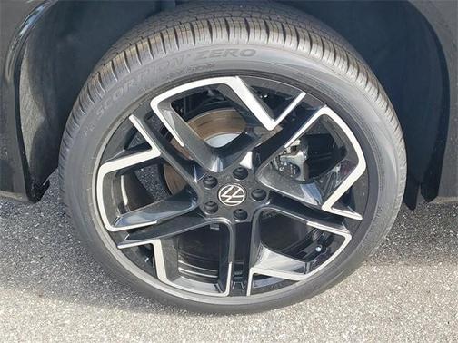 2025 Volkswagen Tiguan 2.0T SEL R-Line 4MOTION