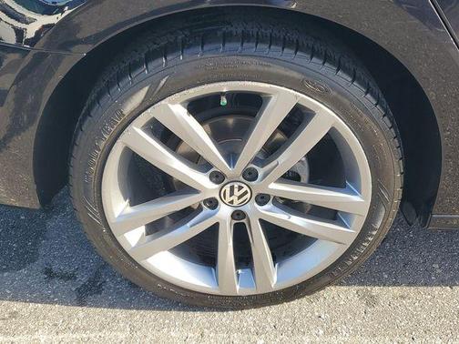 Black 2017 Volkswagen Passat 1.8T R-Line w/Comfort