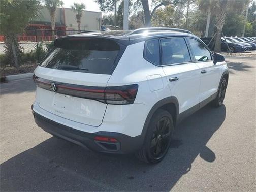 2025 Volkswagen Taos 1.5T SE Black