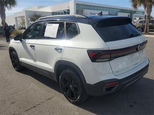 2025 Volkswagen Taos 1.5T SE Black