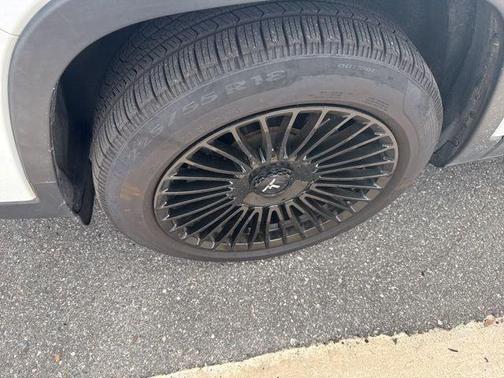 Bright White Clearcoat 2019 Jeep Cherokee Latitude Plus