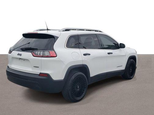 Bright White Clearcoat 2019 Jeep Cherokee Latitude Plus