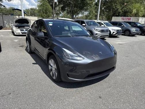 2024 Tesla Model Y Long Range Dual Motor All-Wheel Drive