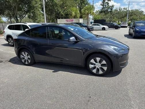 2024 Tesla Model Y Long Range Dual Motor All-Wheel Drive