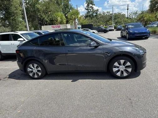 2024 Tesla Model Y Long Range Dual Motor All-Wheel Drive