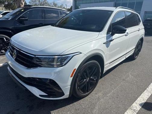 2022 Volkswagen Tiguan 2.0T SE R-Line Black