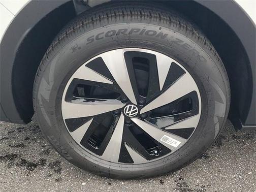 2025 Volkswagen ID.4 Pro