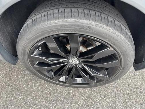 2021 Volkswagen Tiguan 2.0T SE R-Line Black