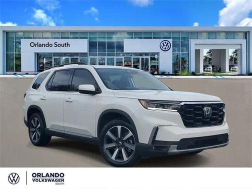 2023 Honda Pilot Touring 8-Passenger
