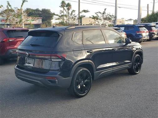 2025 Volkswagen Taos 1.5T SE Black