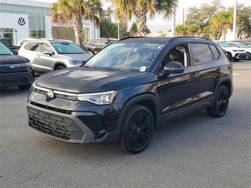 2025 Volkswagen Taos 1.5T SE Black