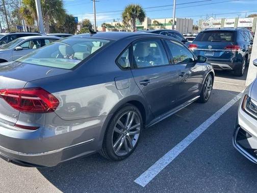 2018 Volkswagen Passat 2.0T R-Line