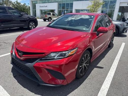 2020 Toyota Camry SE