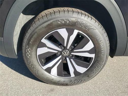 2026 Volkswagen Atlas Cross Sport 2.0T SE