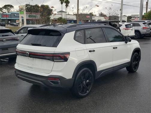 2025 Volkswagen Taos 1.5T SE Black