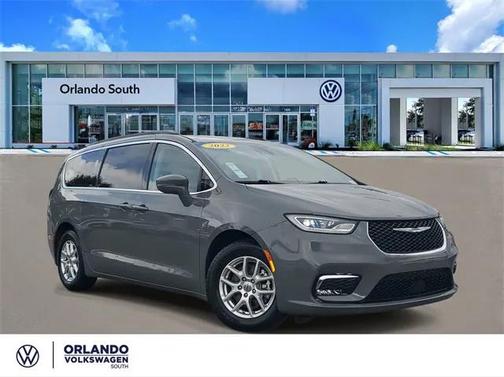 2022 Chrysler Pacifica Touring L