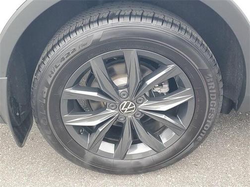 2024 Volkswagen Tiguan 2.0T SE 4MOTION