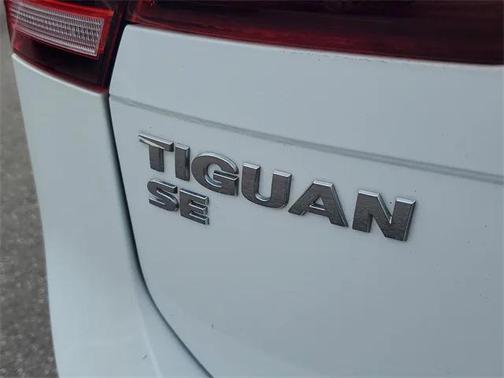 2021 Volkswagen Tiguan 2.0T SE R-Line Black