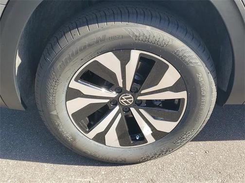 2025 Volkswagen Atlas 2.0T SE