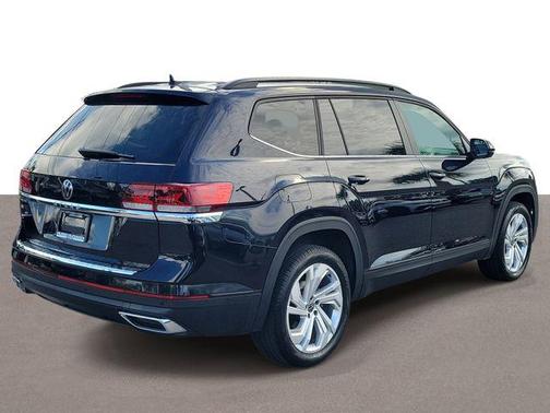 Deep Black 2023 Volkswagen Atlas 2.0T SE w/Technology
