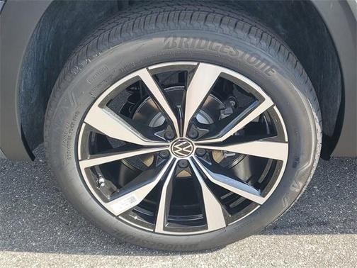 2025 Volkswagen Atlas 2.0T SEL Premium R-Line 4MOTION