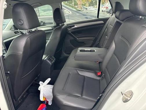 2017 Volkswagen Golf TSI Wolfsburg Edition 4-Door