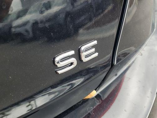 Deep Black Pearl 2026 Volkswagen Jetta 1.4T SE