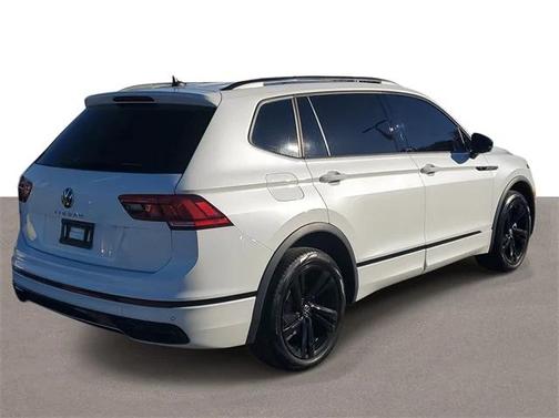 2024 Volkswagen Tiguan 2.0T SE R-Line Black