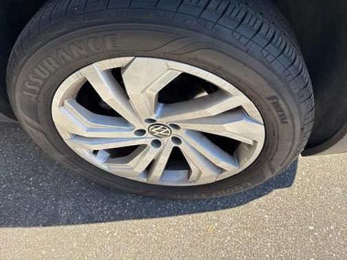 2023 Volkswagen Atlas 3.6L SE w/Technology