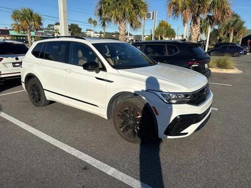 2022 Volkswagen Tiguan 2.0T SE R-Line Black 4MOTION