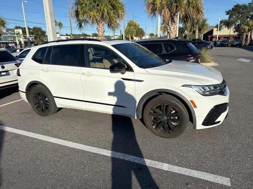 2022 Volkswagen Tiguan 2.0T SE R-Line Black 4MOTION