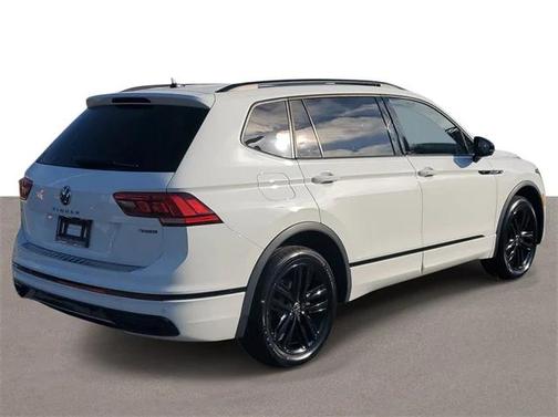 2022 Volkswagen Tiguan 2.0T SE R-Line Black 4MOTION
