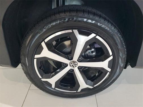 2025 Volkswagen Tiguan 2.0T SE 4MOTION