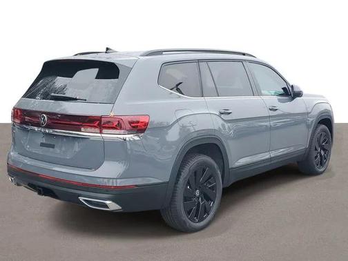 Pure Gray 2026 Volkswagen Atlas 2.0T SE w/Technology