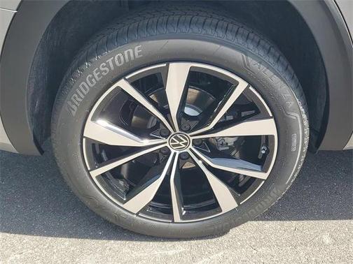 2025 Volkswagen Atlas 2.0T SEL Premium R-Line 4MOTION