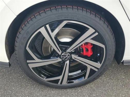 2026 Volkswagen Golf GTI 2.0T SE DSG