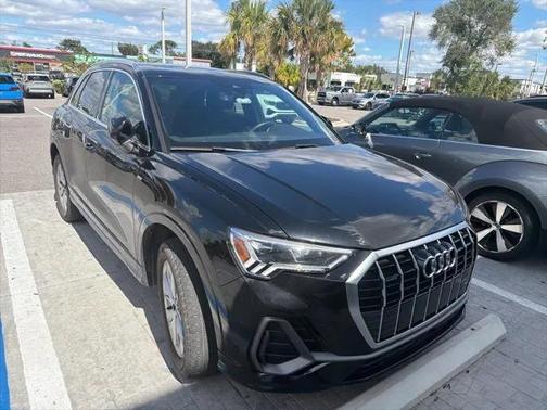 2024 Audi Q3 Premium 45 TFSI S line quattro Tiptronic