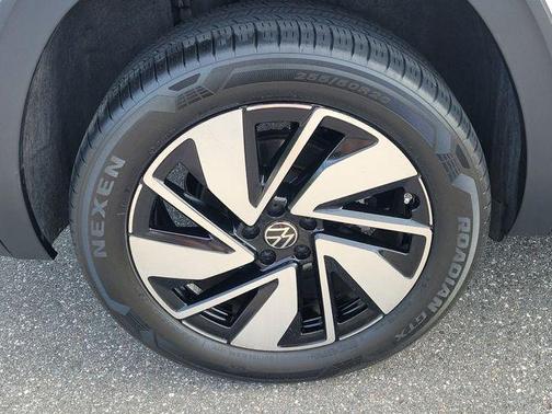 White 2024 Volkswagen Atlas 2.0T SE w/Technology