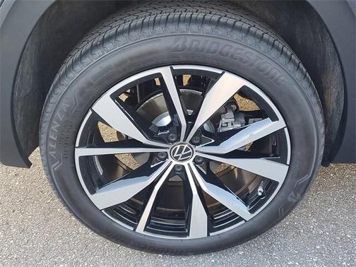 2026 Volkswagen Atlas Cross Sport 2.0T SEL Premium