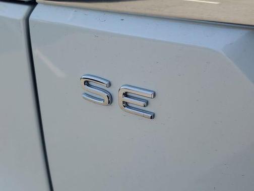 White 2026 Volkswagen Atlas 2.0T SE w/Technology