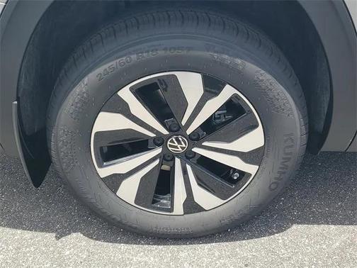 2025 Volkswagen Atlas 2.0T SE