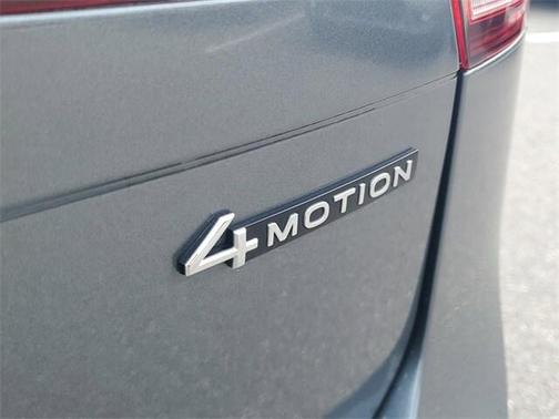 2024 Volkswagen Tiguan 2.0T Wolfsburg Edition