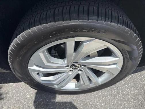 2021 Volkswagen Atlas 3.6L SE w/Technology