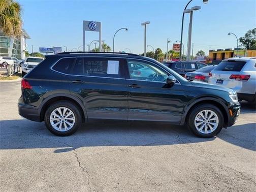 Photo 2 of 29 of 2019 Volkswagen Tiguan 2.0T SE